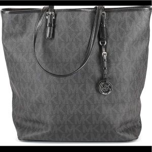 Michael Kors Jet Set Tote